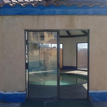 Desert Rain Spa Hotel Desert Hot Springs Exterior photo